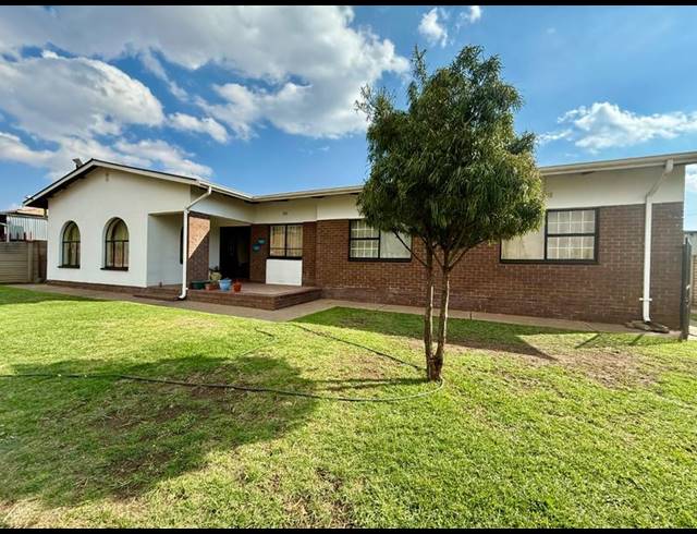 3 BEDROOM HOUSE FOR SALE IN VANDERBIJLPARK CE 3